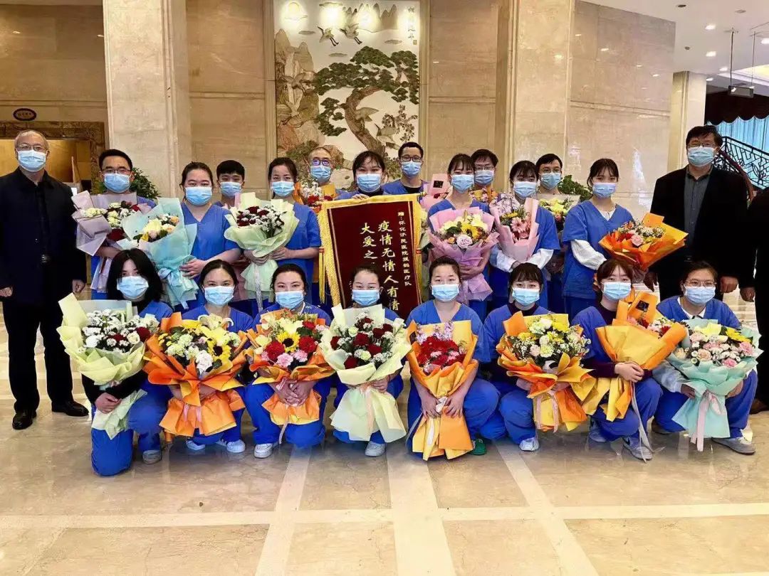 怀化济民医院第一批援怀抗疫小分队载誉归来.jpg